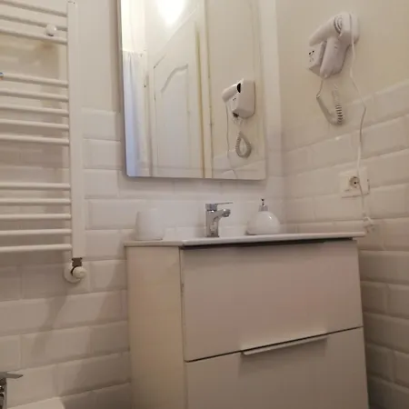 Emerald Guest house *